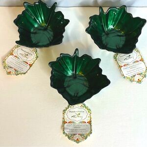 LEAF SHAPED BOWLS (SET OF 3)***
